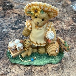 Cherished Teddies “You’re the bees knees!” Lydia